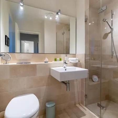 Reet Nyaraló Nieblum